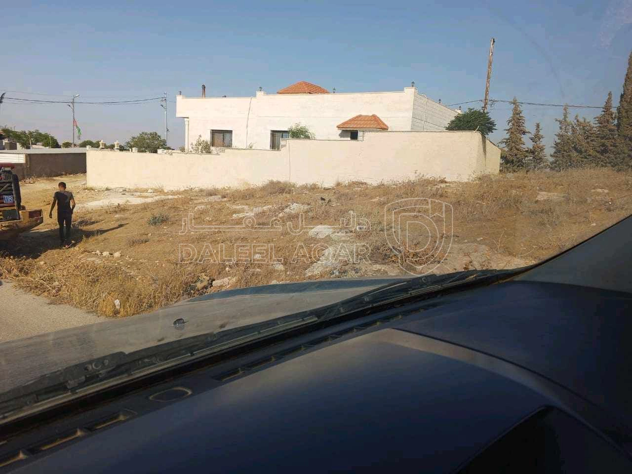 أرض في قطعه ارض بيرين رجم الشوك  - 37,000 دأ - صورة 1
