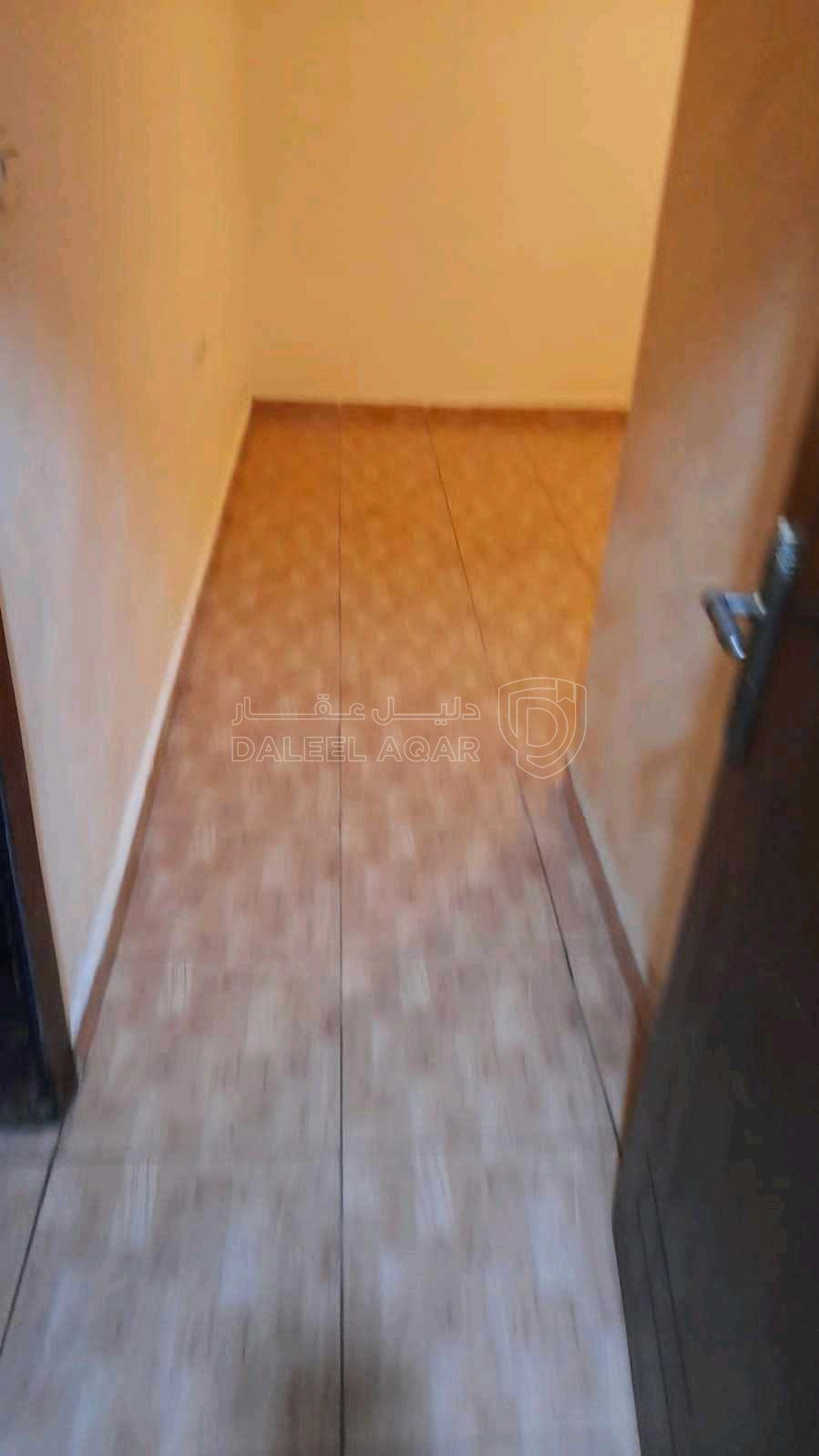 شقة في عمان شارع الاستقلال  - 54,000 دأ - صورة 1
