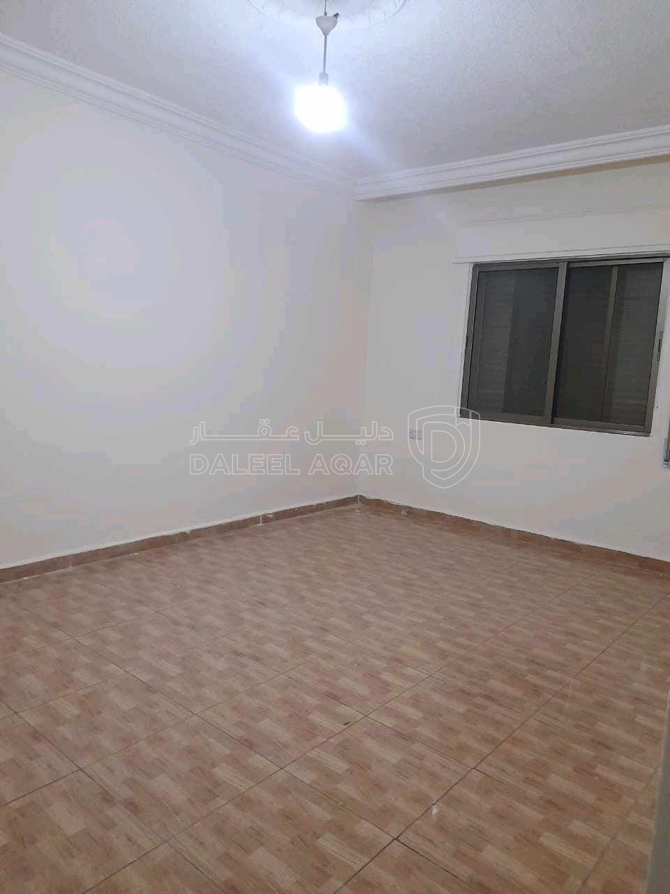 شقة في عمان شارع الاستقلال  - 54,000 دأ - صورة 1