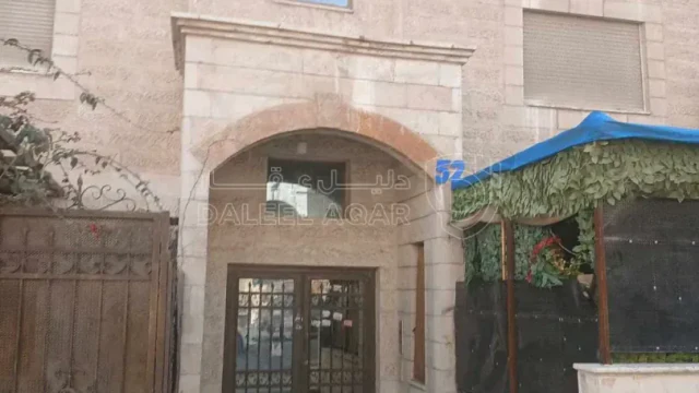 شقة - عمان شارع الاستقلال  - 54000 دأ