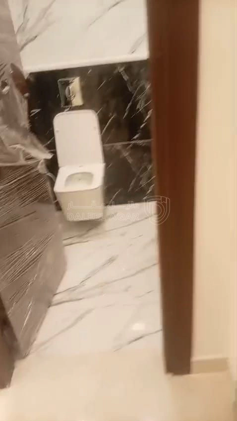 شقة في خلف جامعه البتراء - 107,000 دأ - صورة 1