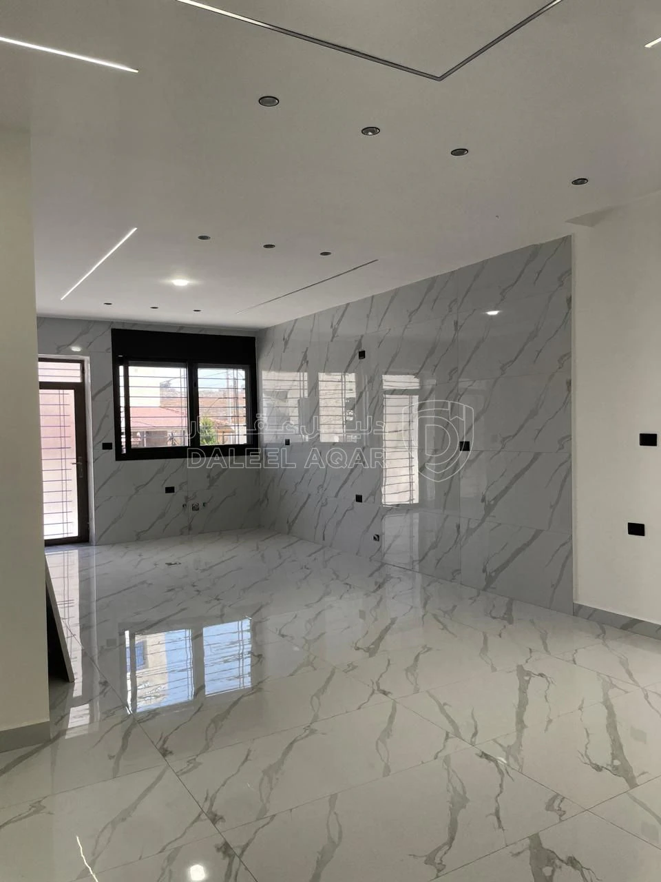 شقة في شفا بدران - مقابل ديوان السويلمين - 120,000 دأ - صورة 1
