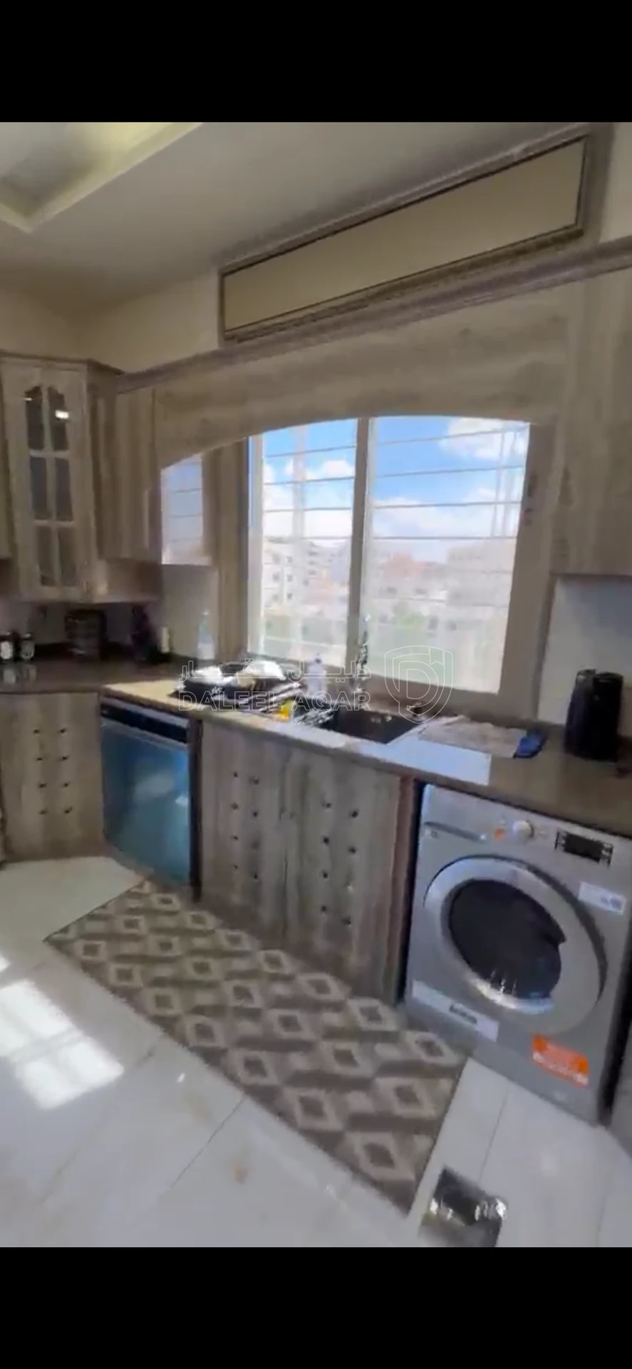 شقة في الحي الشرقي دوار الطياره  - 65,000 دأ - صورة 16
