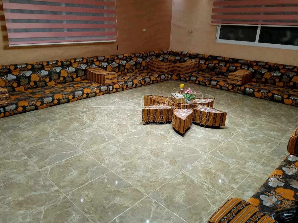 فيلا/منزل في المفرق - منشية بني حسن - قرب قصر الدكتور خيرو  - 150,000 دأ - صورة 1