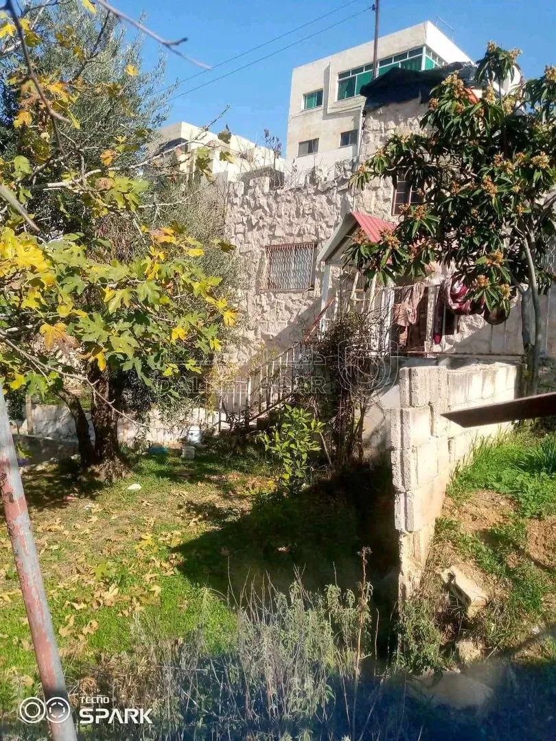 أرض في اراضي جبيهه - 90,000 دأ - صورة 1