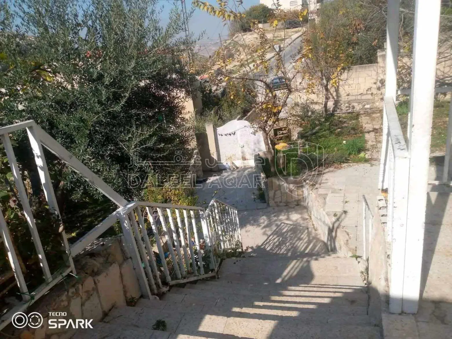 أرض في اراضي جبيهه - 90,000 دأ - صورة 1