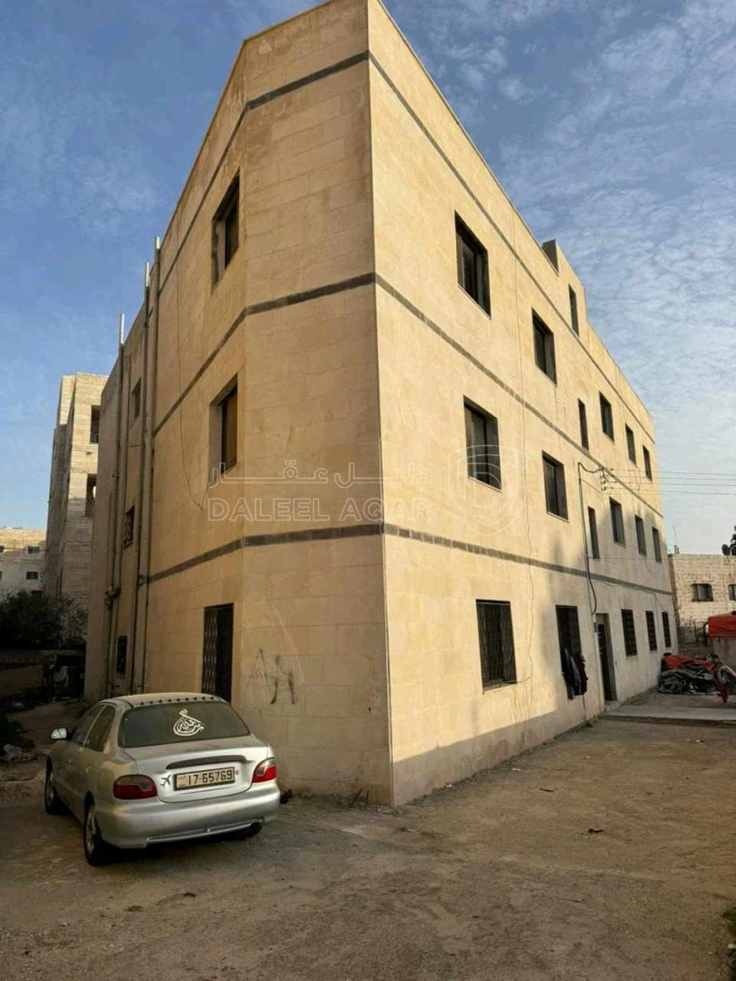 مبنى في أم الحيران خلف كازية الدروبي - 220,000 دأ - صورة 1