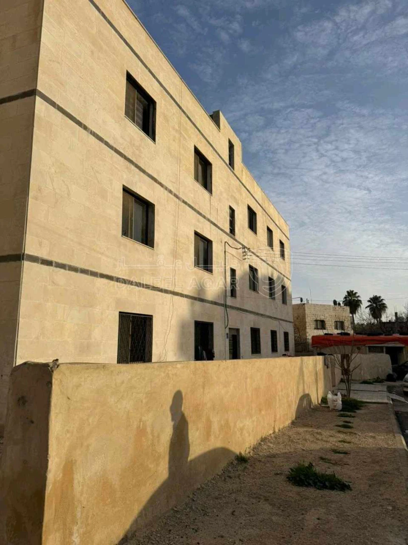 مبنى في أم الحيران خلف كازية الدروبي - 220,000 دأ - صورة 1