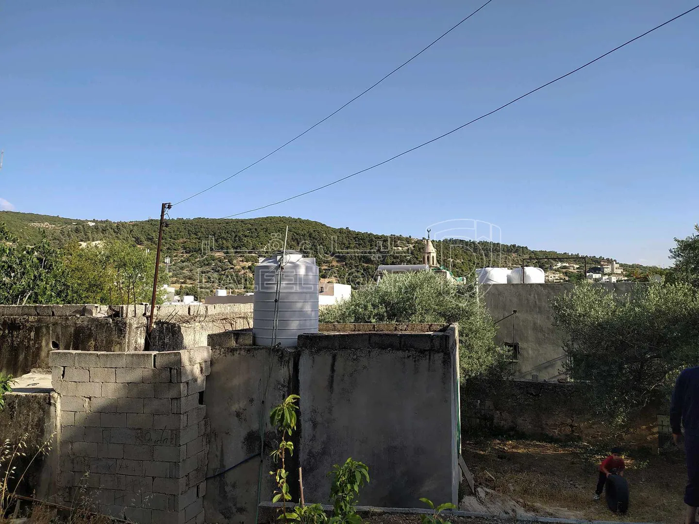 أرض في عجلون عين جنا وسط البلد - 30,000 دأ - صورة 1