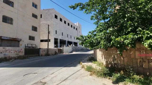 أرض - عمان - اليادودة -خلف دائرة  الاحوال المدنية مباشرة - 80000 دأ