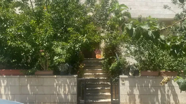 فيلا/منزل - شارع اياد عقل - 270000 دأ