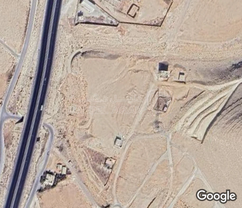 أرض في شارع الميه تبعد عن الشارع مباشره 300متر - 10,000 دأ - صورة 1