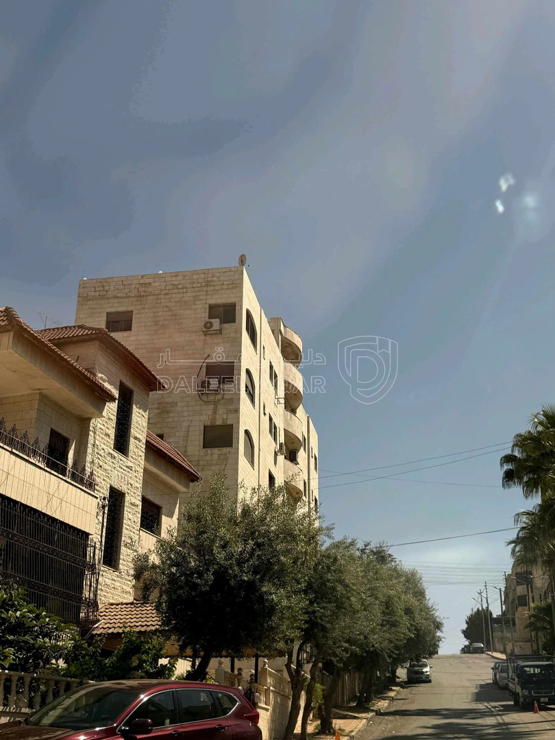مبنى في الشميساني شارع عبد الوهاب المجالي  - 800,000 دأ - صورة 1