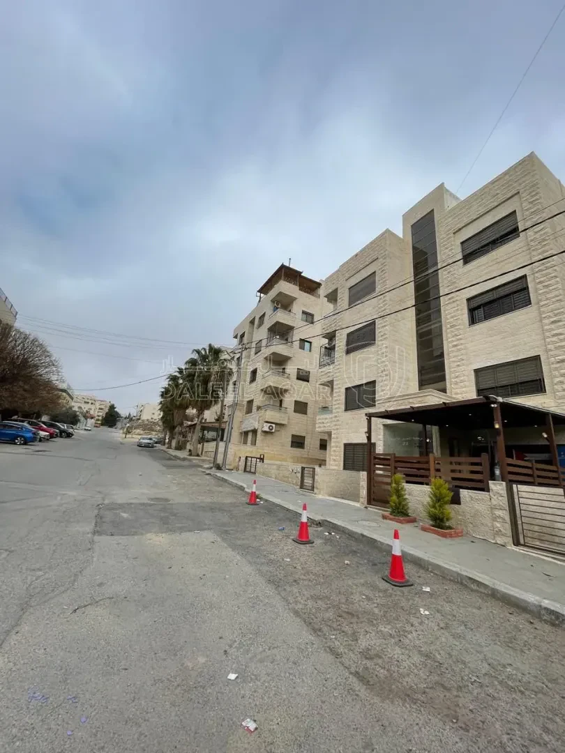 شقة في ضاحية الرشيد - مقابل الكلية الاسلامية - 66,500 دأ - صورة 1