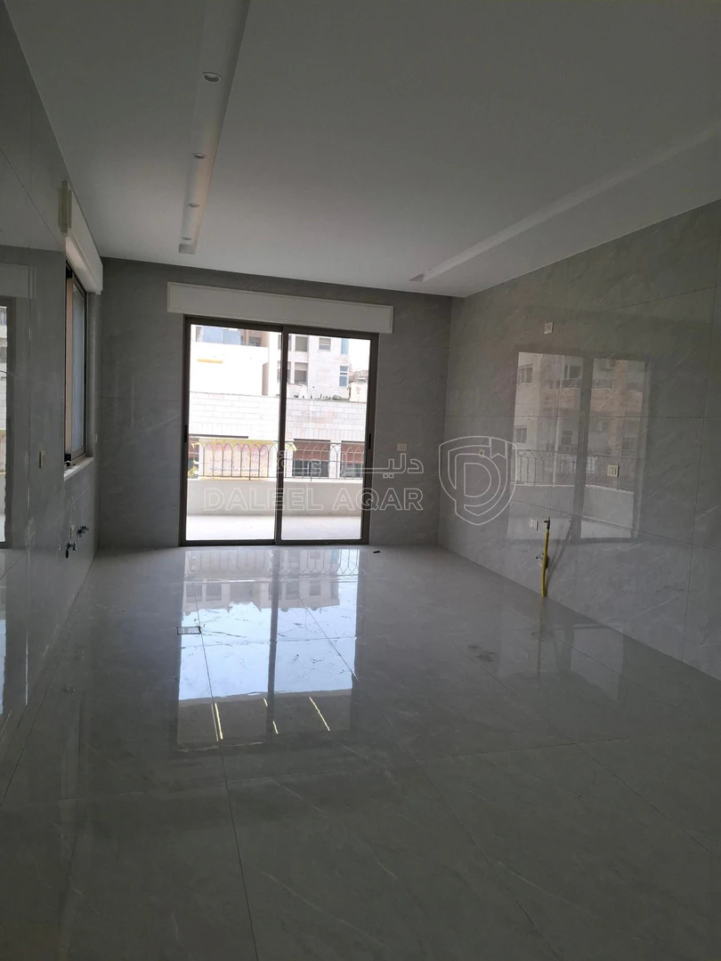 شقة في ضاحية الرشيد خلف الجامعة الاردنية  - 135,000 دأ - صورة 1