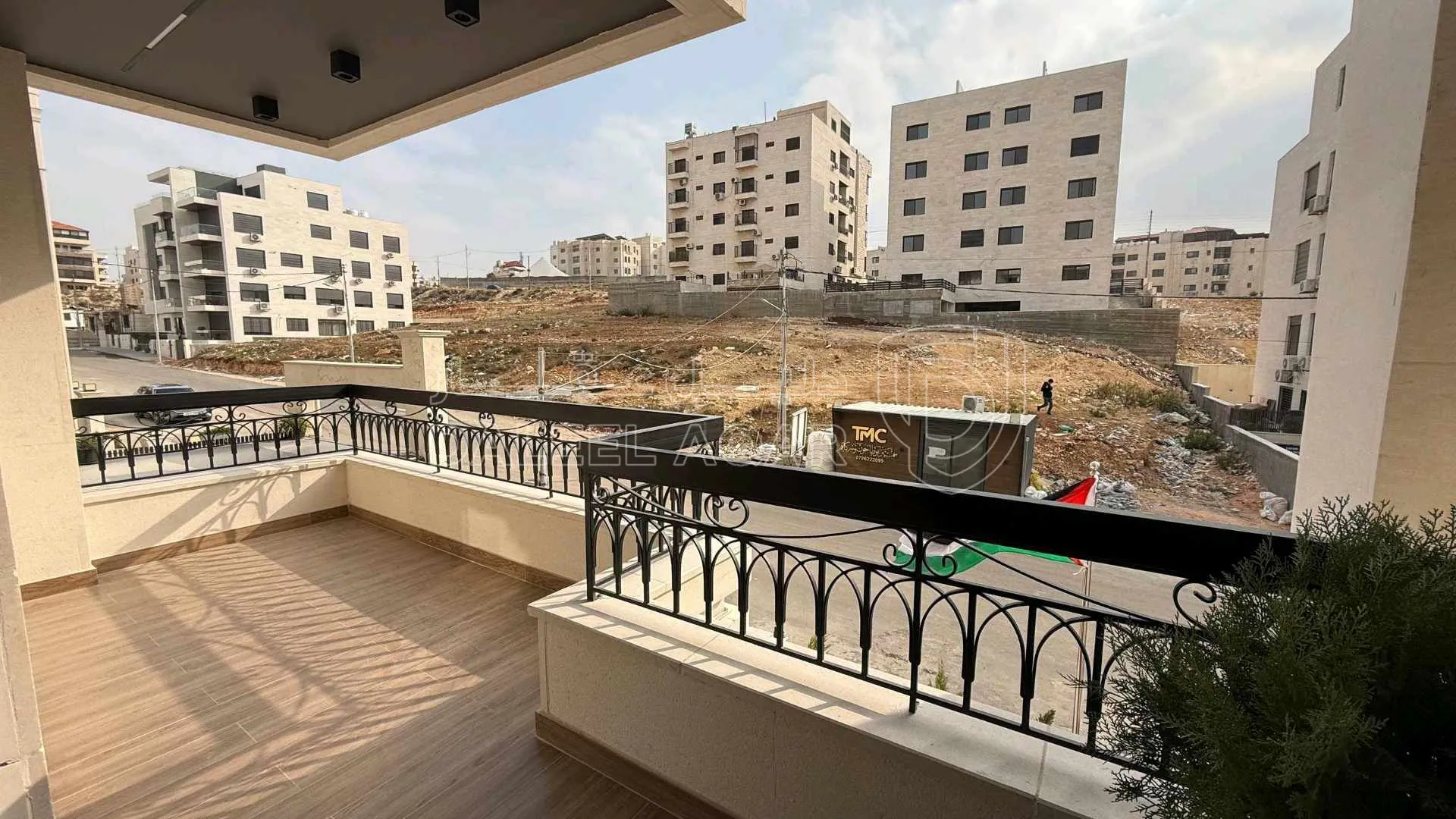 شقة في حي الصحابة ، رجم عميش - 165,000 دأ - صورة 1