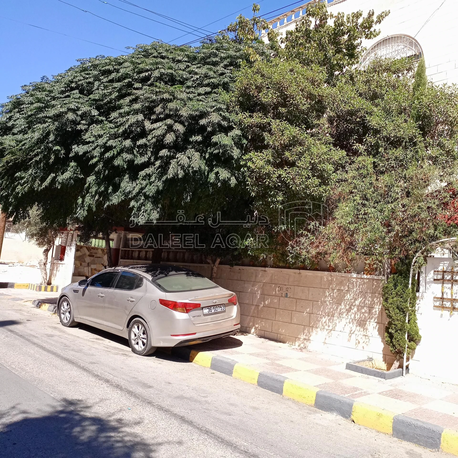 فيلا/منزل في عمان شارع سعد القارئ مقابل مدرسة أم الحيران للبنين - 325,000 دأ - صورة 1