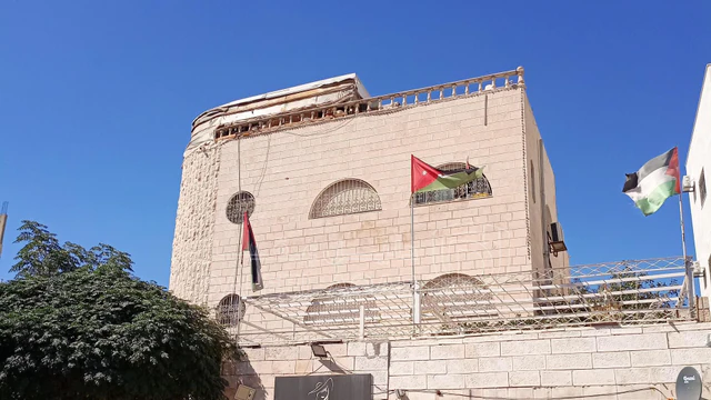 فيلا/منزل في عمان شارع سعد القارئ مقابل مدرسة أم الحيران للبنين - 325,000 دأ - صورة NaN