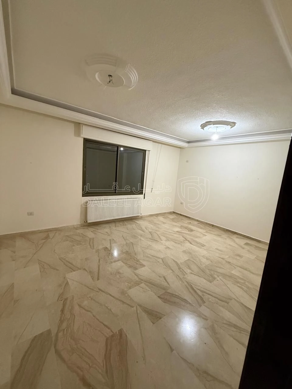 شقة في ضاحية الرشيد خلف مدرسة المنهل شارع الحاووز - 88,000 دأ - صورة 1