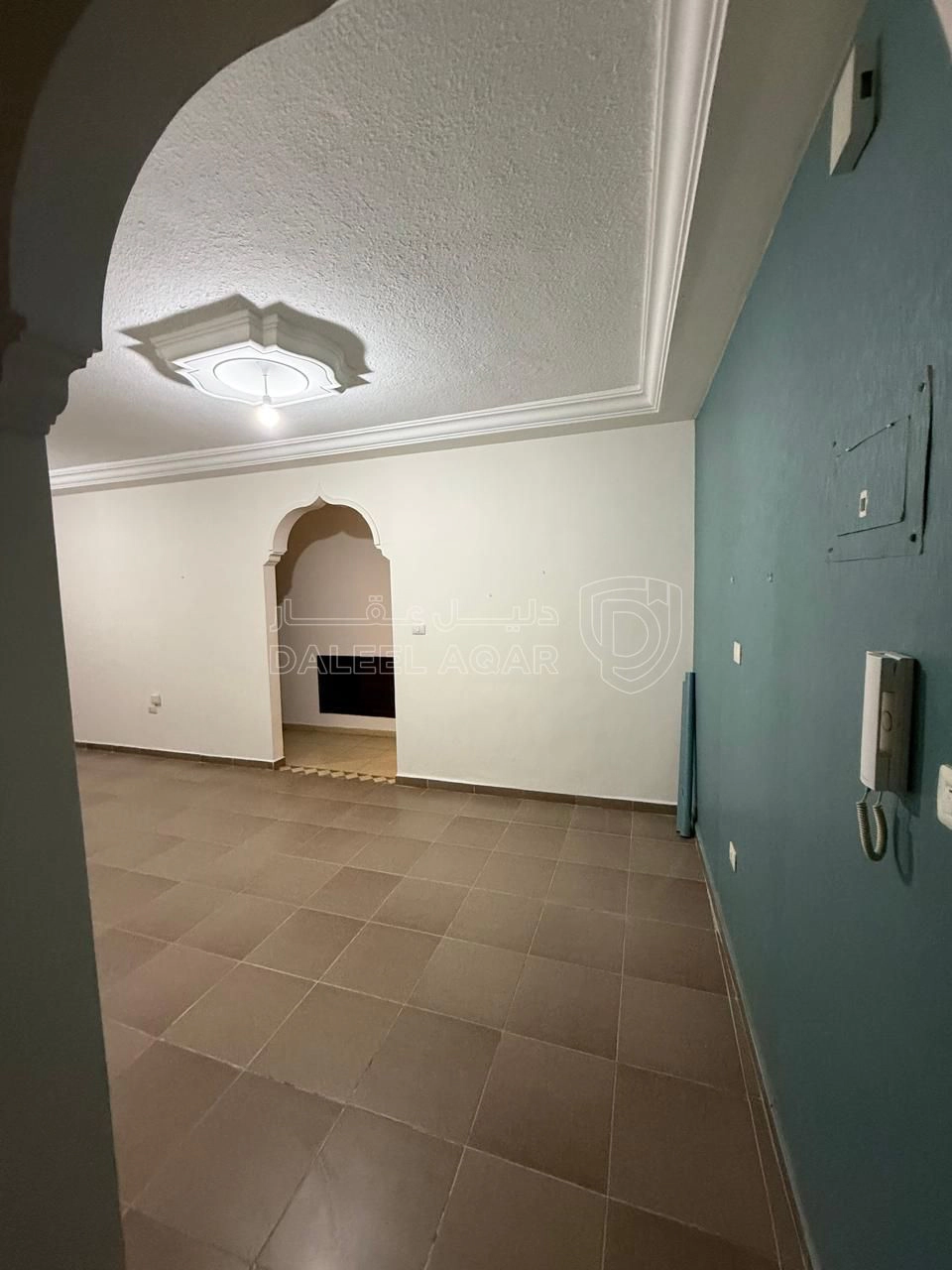 شقة في ضاحية الرشيد خلف مدرسة المنهل شارع الحاووز - 88,000 دأ - صورة 1