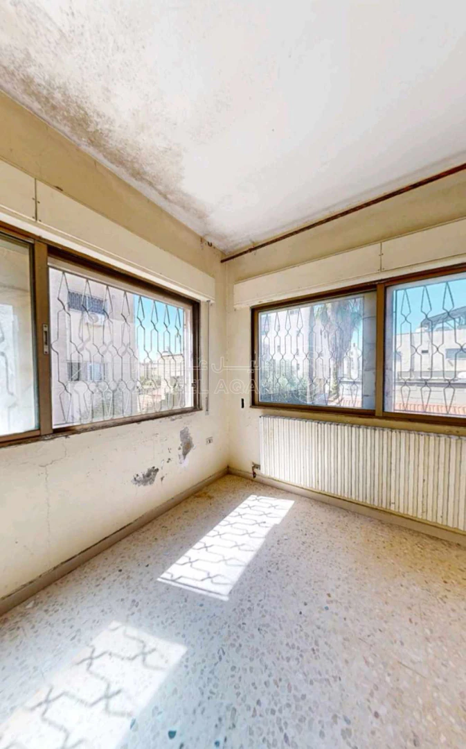 فيلا/منزل في بيت مستقل للبيع اربد قرب قصر العدل  - 118,000 دأ - صورة 1