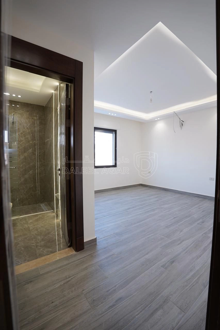 شقة في شقة طابق ثاني 260م خلدا قرب مدارس المعارف مشروع125 - 230,000 دأ - صورة 1