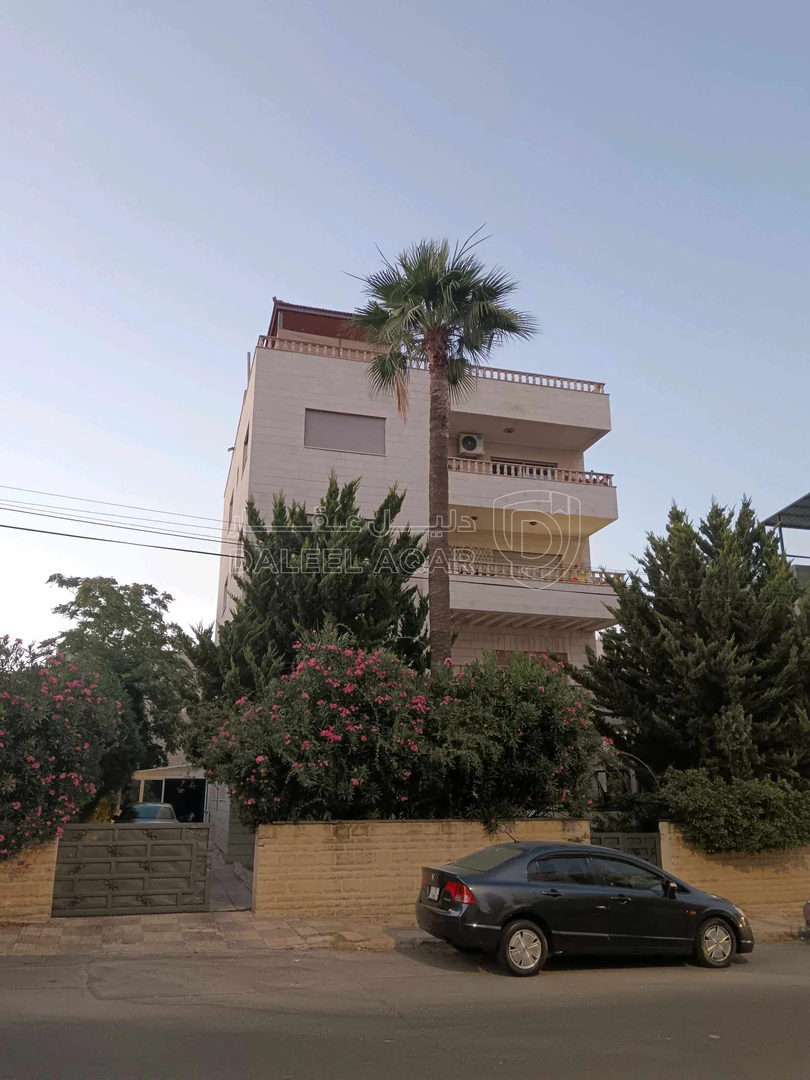 مبنى في عمان البيادر الجندويل قرب سوبر ماركت نفش - 700,000 دأ - صورة 1