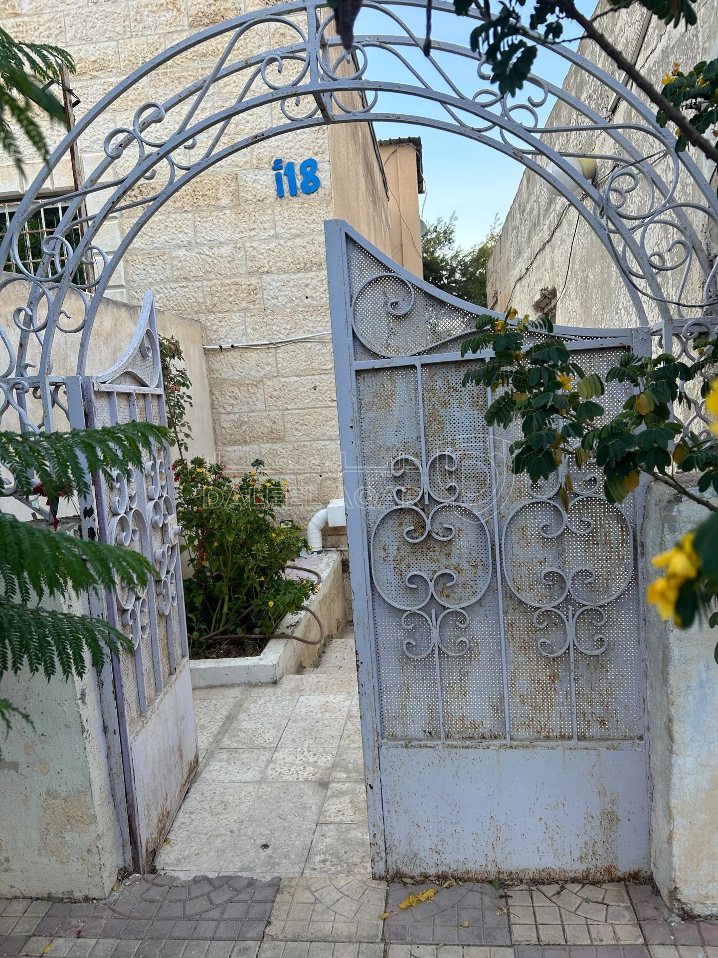 فيلا/منزل في عمان الجويده ش.عامر الشعبي قرب مدرسة البحث العلمي - 95,000 دأ - صورة 27