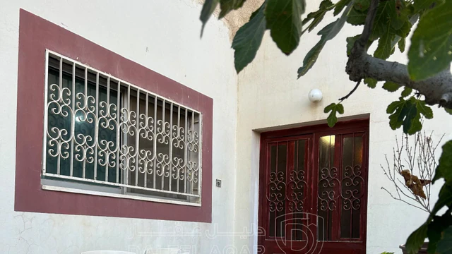 فيلا/منزل في عمان الجويده ش.عامر الشعبي قرب مدرسة البحث العلمي - 95,000 دأ - صورة NaN