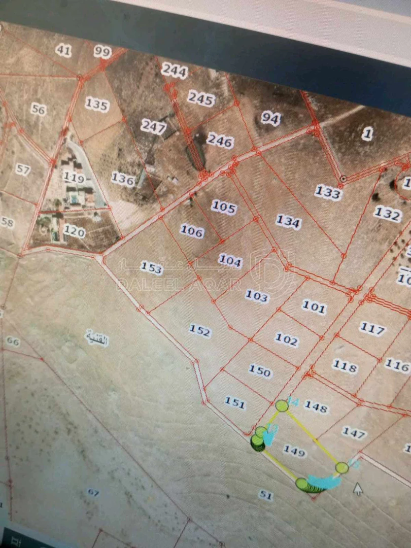 أرض في ارض مطله على مرتفع اطلاله على ثلاث شوارع من ٣ جهات - 125,000 دأ - صورة 1