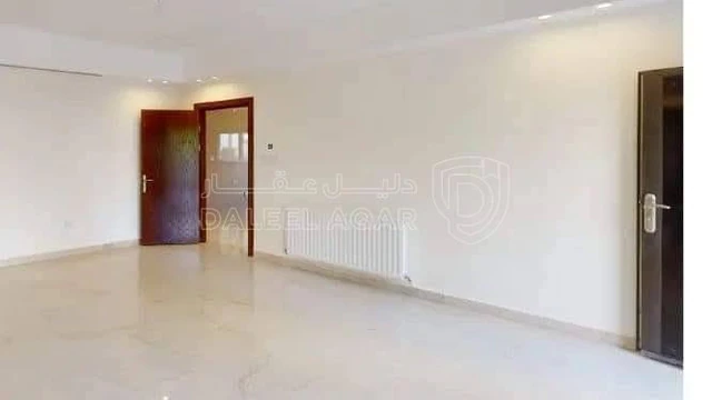 شقة في ام اذينة قرب الدوار السادس  - 160,000 دأ - صورة NaN