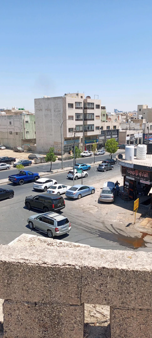 شقة في المنطقة الصناعيه البيادر شارع العمال - 30,000 دأ - صورة 1