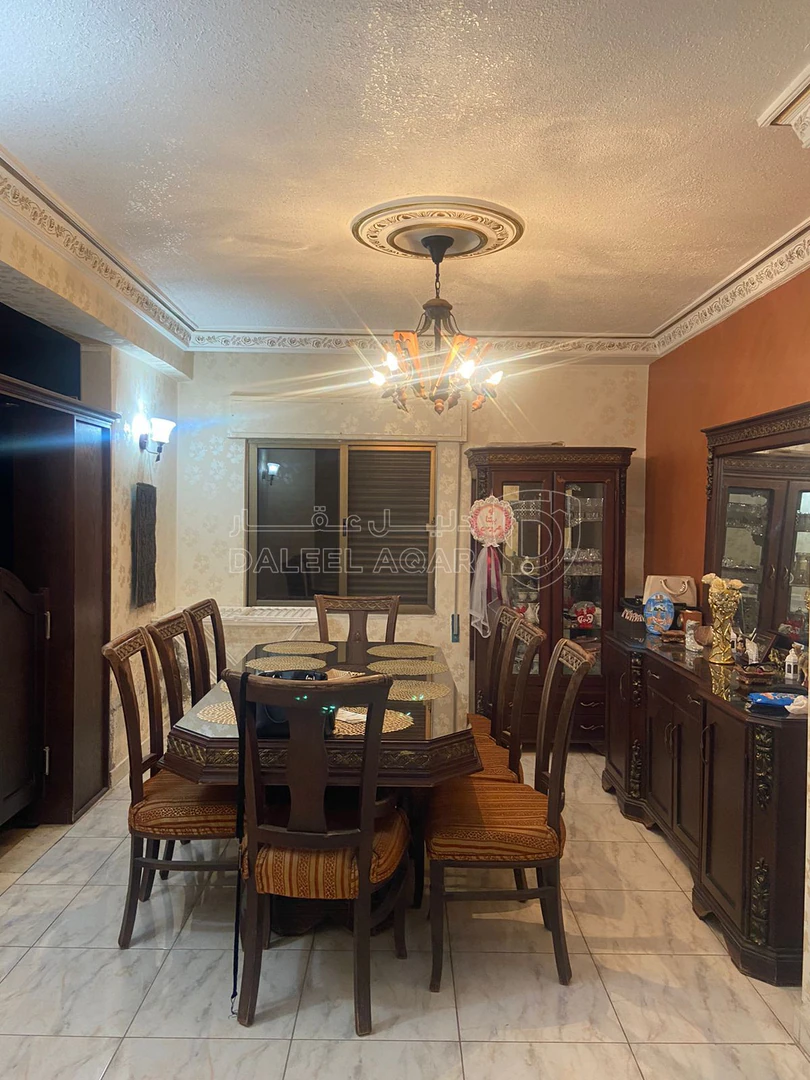 مبنى في الهاشمي الشمالي مقابل وزارة الصحة - 200,000 دأ - صورة 1