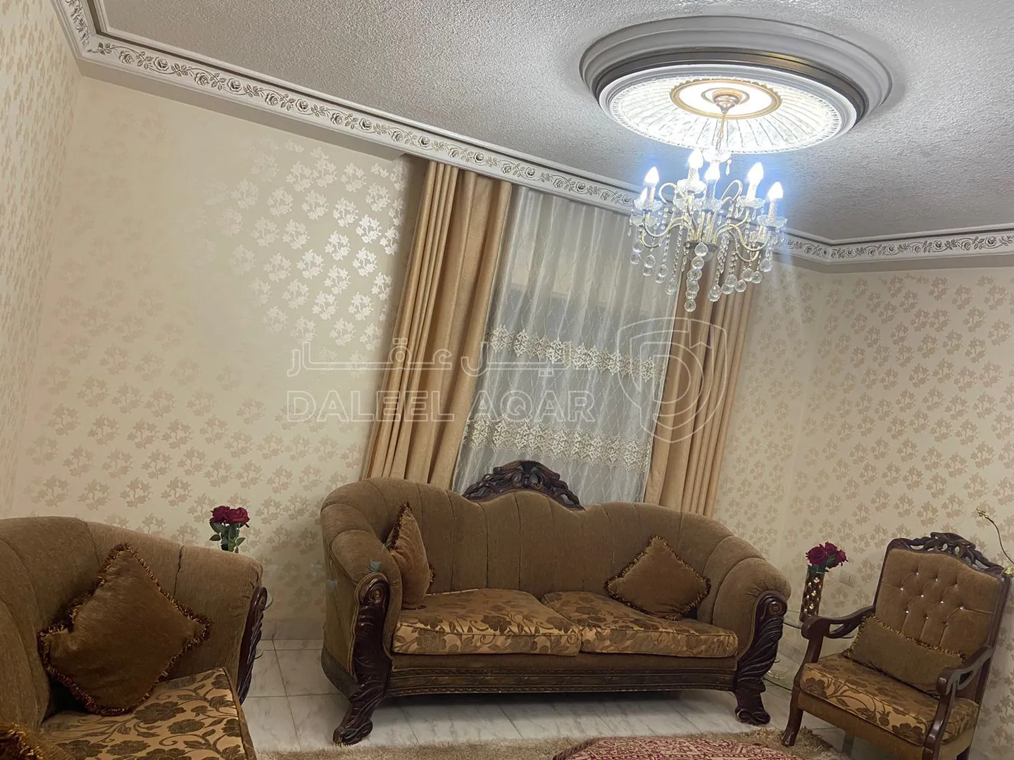 مبنى في الهاشمي الشمالي مقابل وزارة الصحة - 200,000 دأ - صورة 1