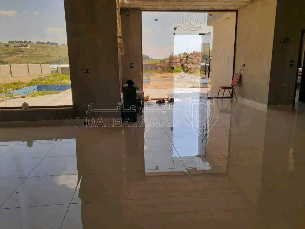 مزرعة/شاليه في طريق جرش المفرق ،شاليه مع مسبح  - 120,500 دأ - صورة 1