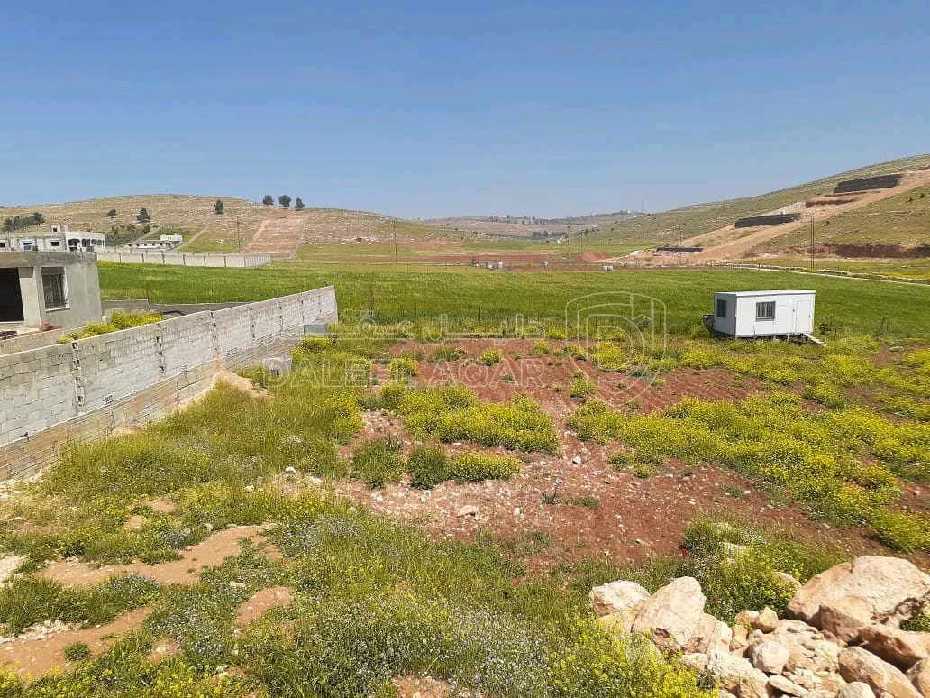 مزرعة/شاليه في طريق جرش المفرق ،شاليه مع مسبح  - 120,500 دأ - صورة 1