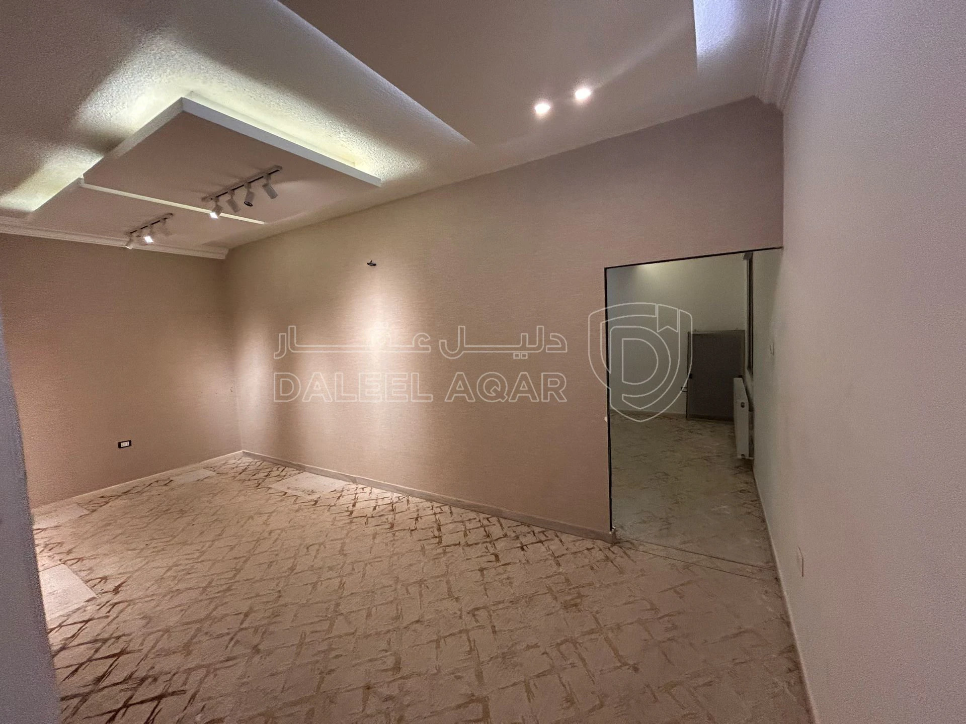 فيلا/منزل في فيلا مميزه للبيع - 550,000 دأ - صورة 12
