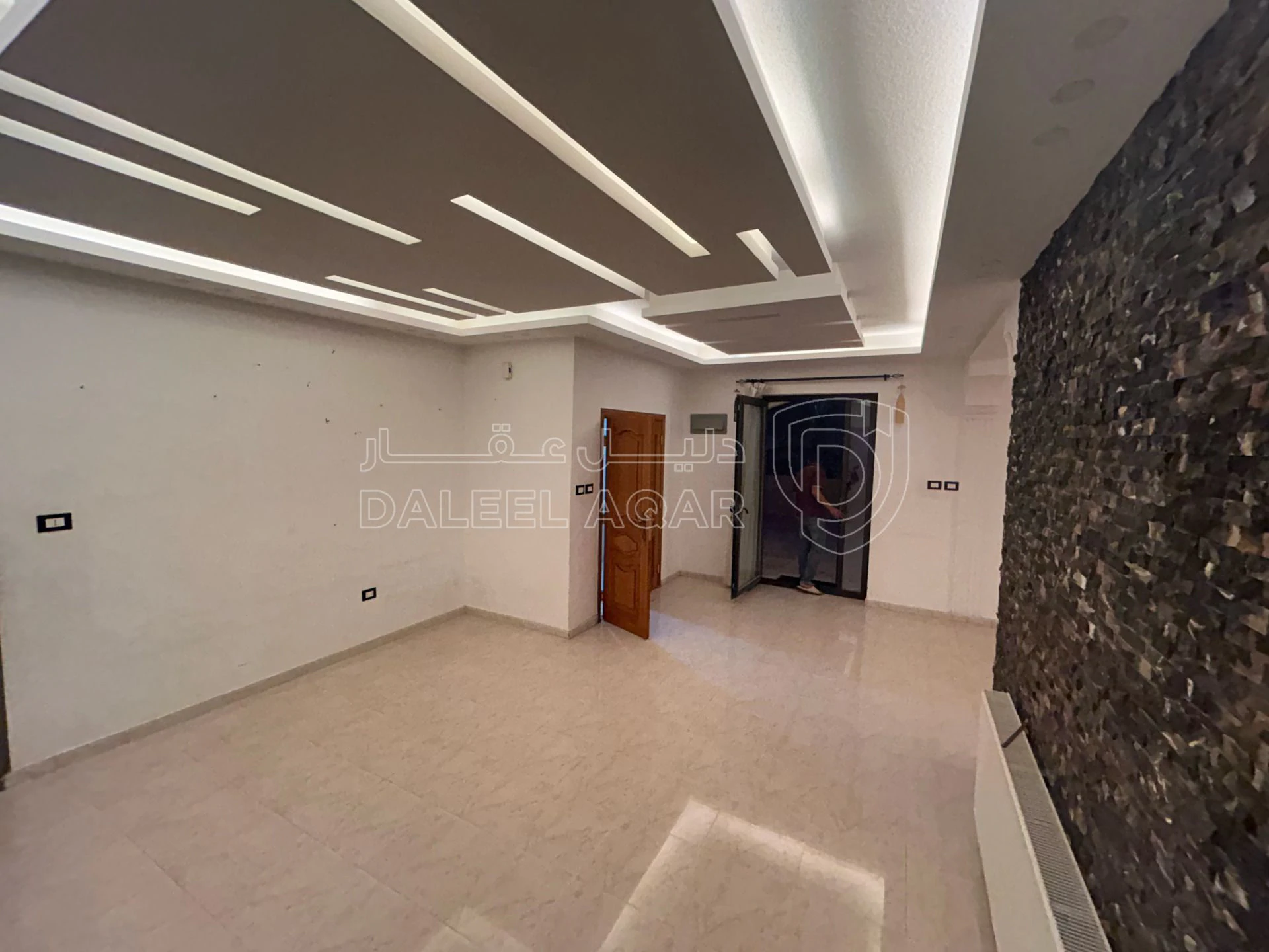 فيلا/منزل في فيلا مميزه للبيع - 550,000 دأ - صورة 3