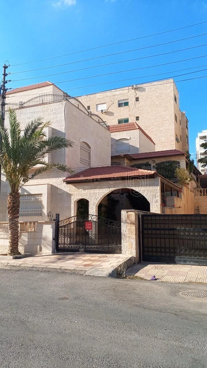 فيلا/منزل في فيلا مميزه للبيع - 550,000 دأ - صورة 2