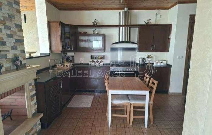 شقة في عمان حي الكرسي شقة طابق اخير للبيع - 259,000 دأ - صورة 1