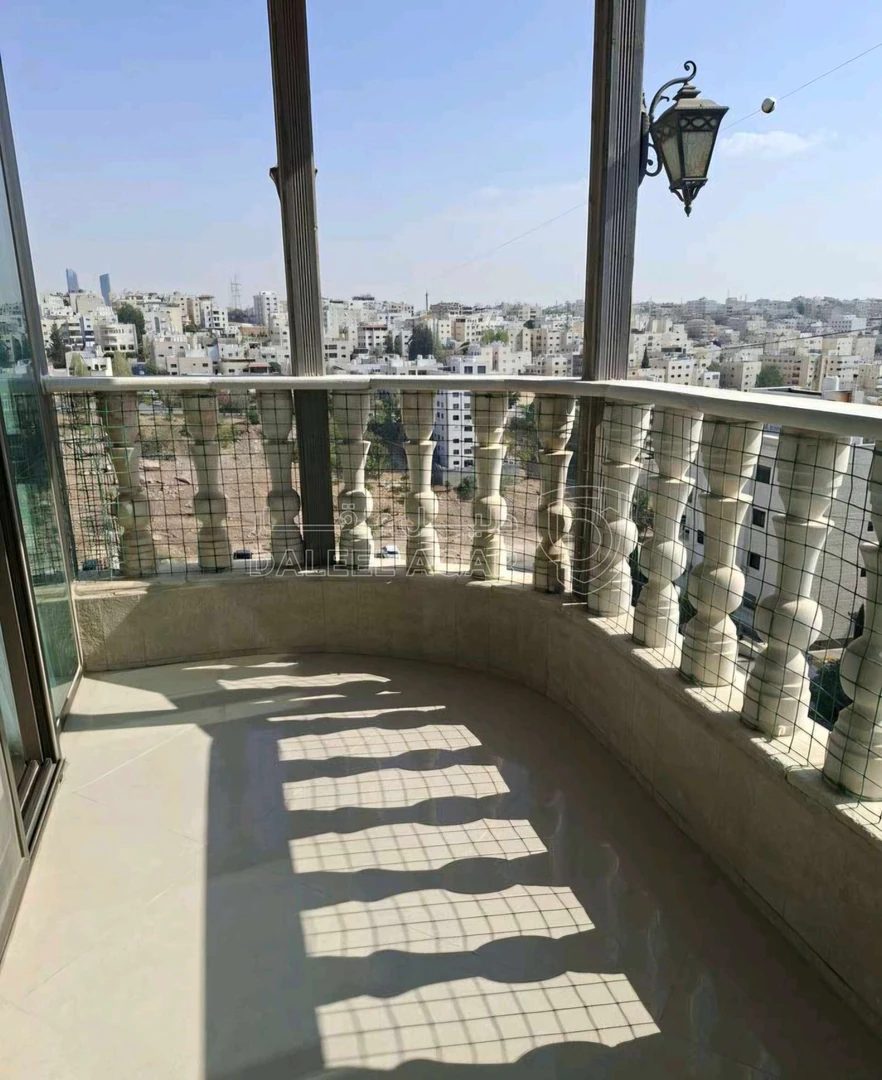 شقة في عمان حي الكرسي شقة طابق اخير للبيع - 259,000 دأ - صورة 1