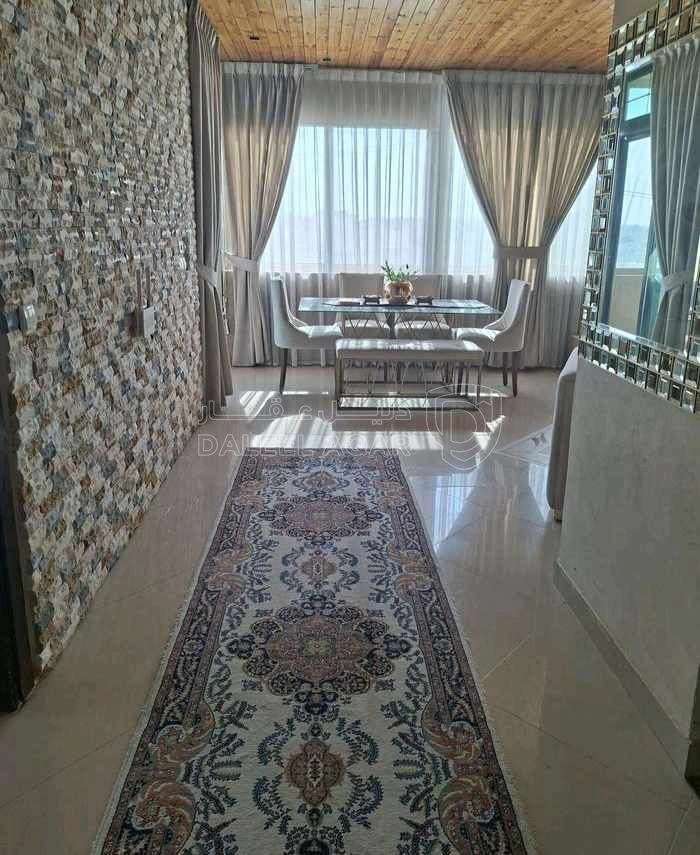 شقة في عمان حي الكرسي شقة طابق اخير للبيع - 259,000 دأ - صورة 1