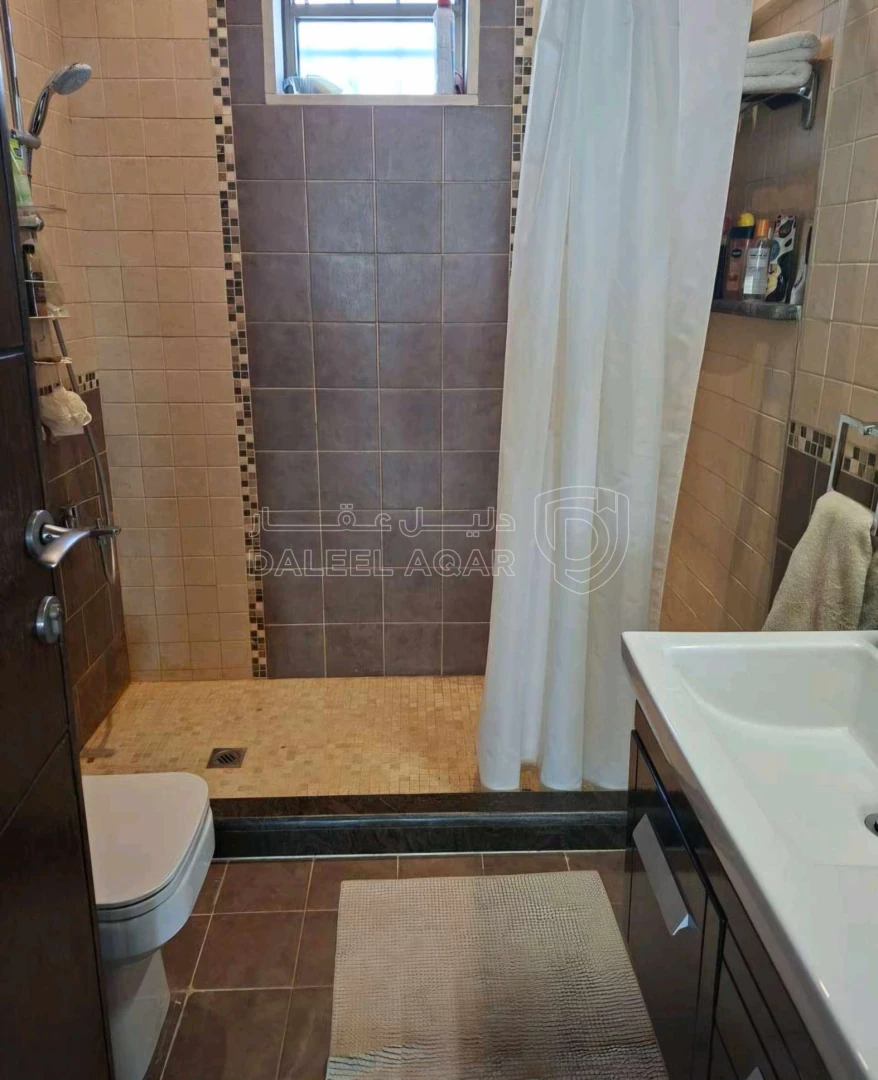 شقة في عمان حي الكرسي شقة طابق اخير للبيع - 259,000 دأ - صورة 1