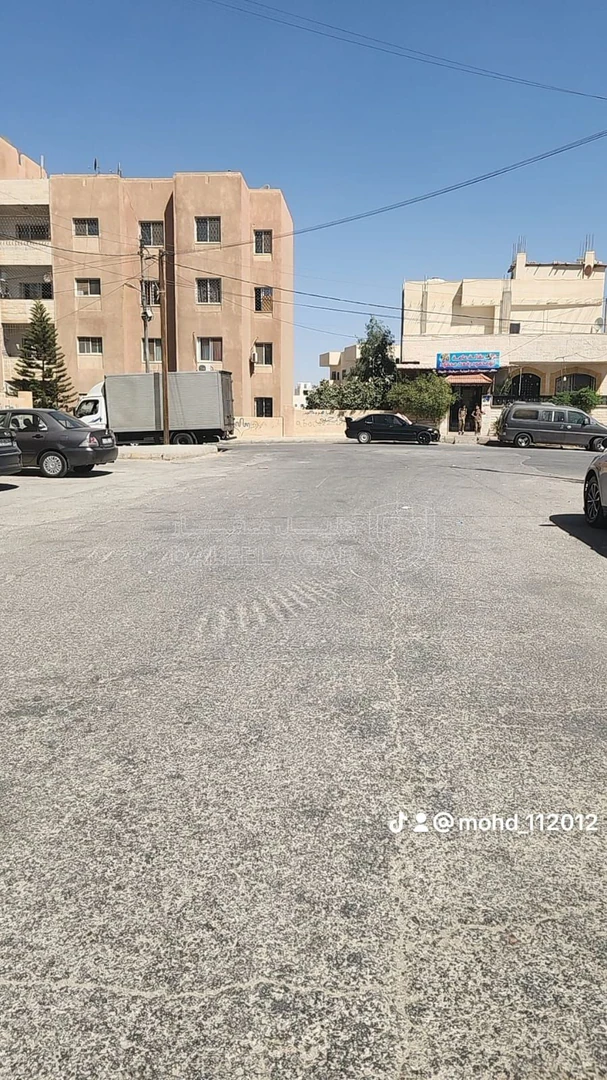 أرض في ماركا قرب دائره تسجيل شرق عمان  - 23,000 دأ - صورة 1