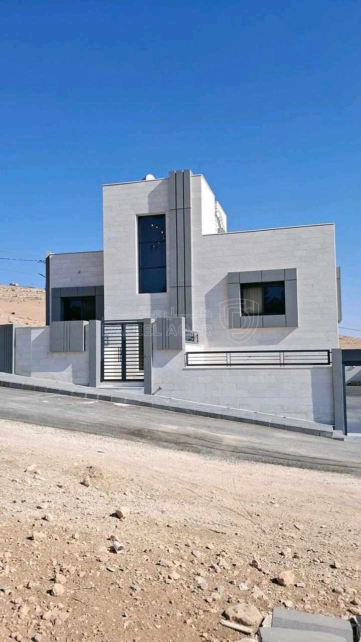فيلا/منزل في شفابدران بالقرب من مزارع مهيار  - 270,000 دأ - صورة 1