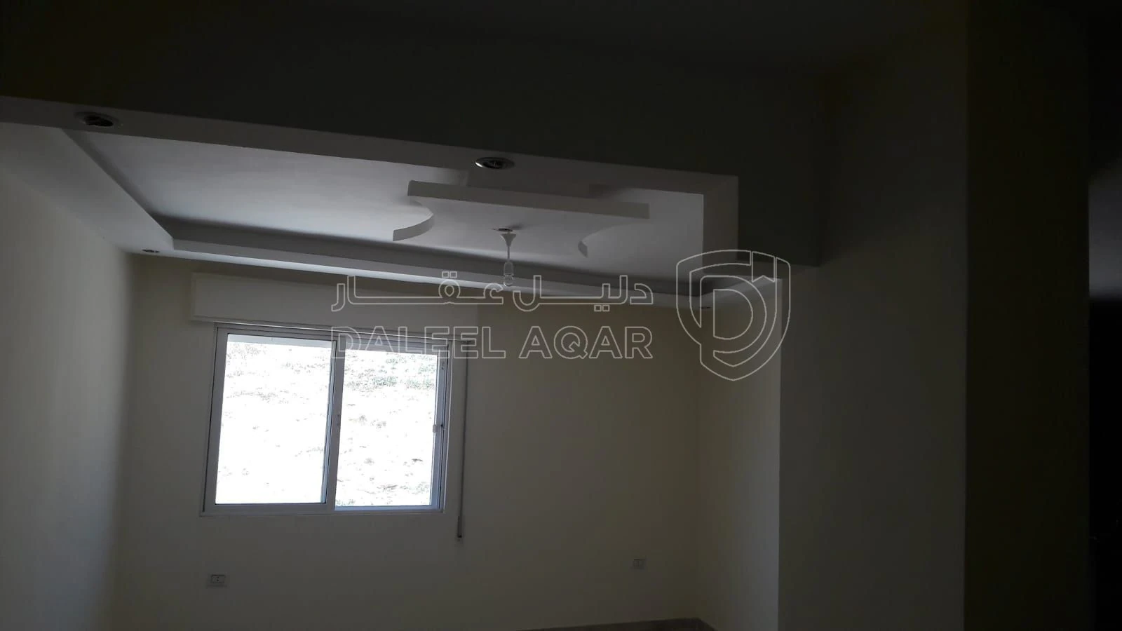 شقة في قرب شارع الاستقلال  - 35,000 دأ - صورة 1