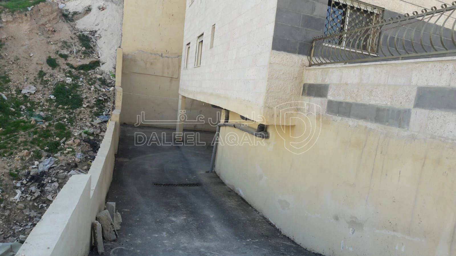 شقة في قرب شارع الاستقلال  - 35,000 دأ - صورة 1