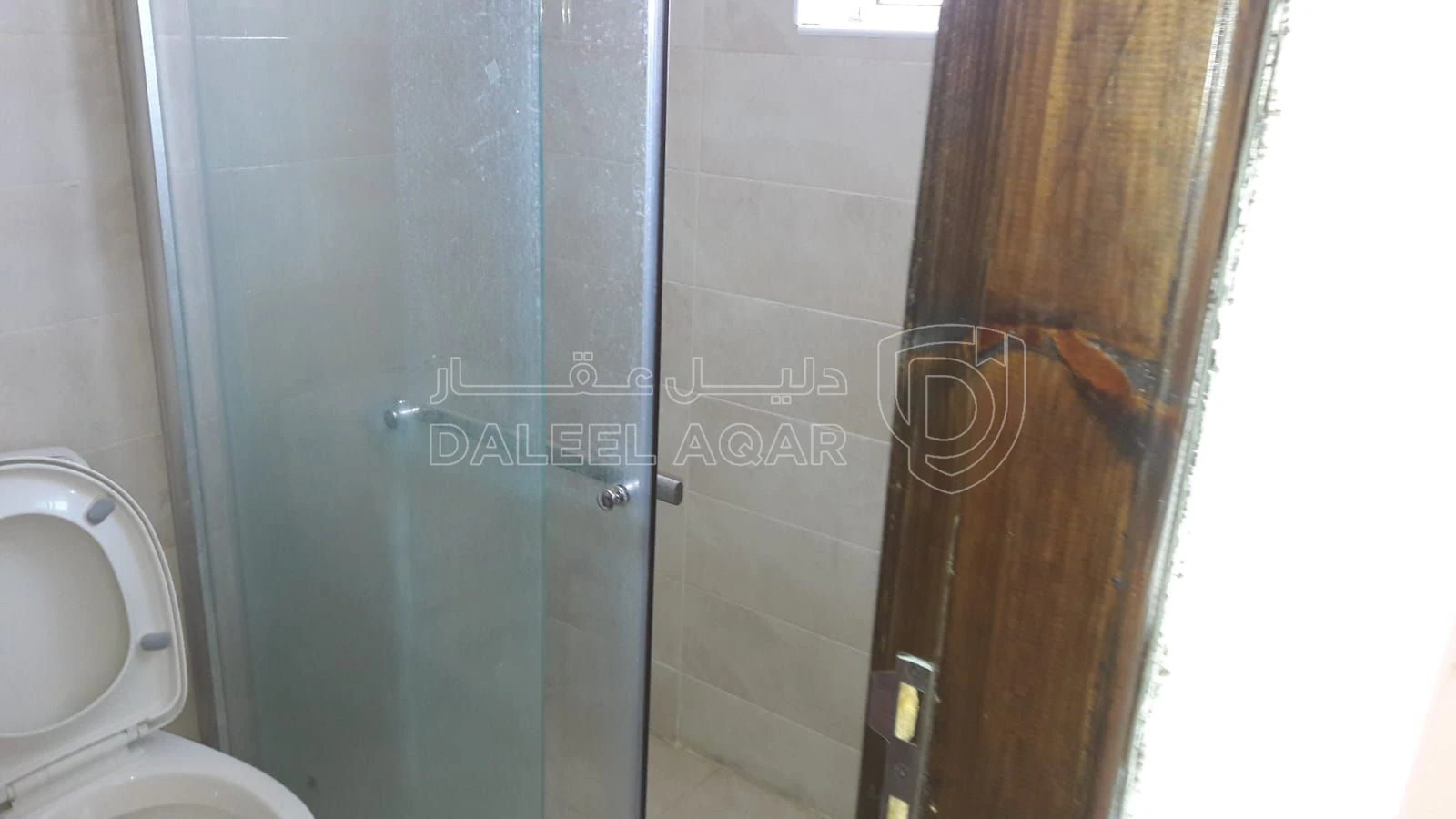 شقة في قرب شارع الاستقلال  - 35,000 دأ - صورة 1