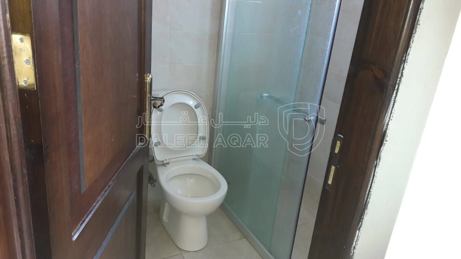 شقة في قرب شارع الاستقلال  - 35,000 دأ - صورة 1