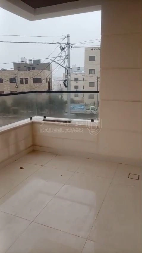 شقة في خلف جامعه البتراء - 107,000 دأ - صورة 1
